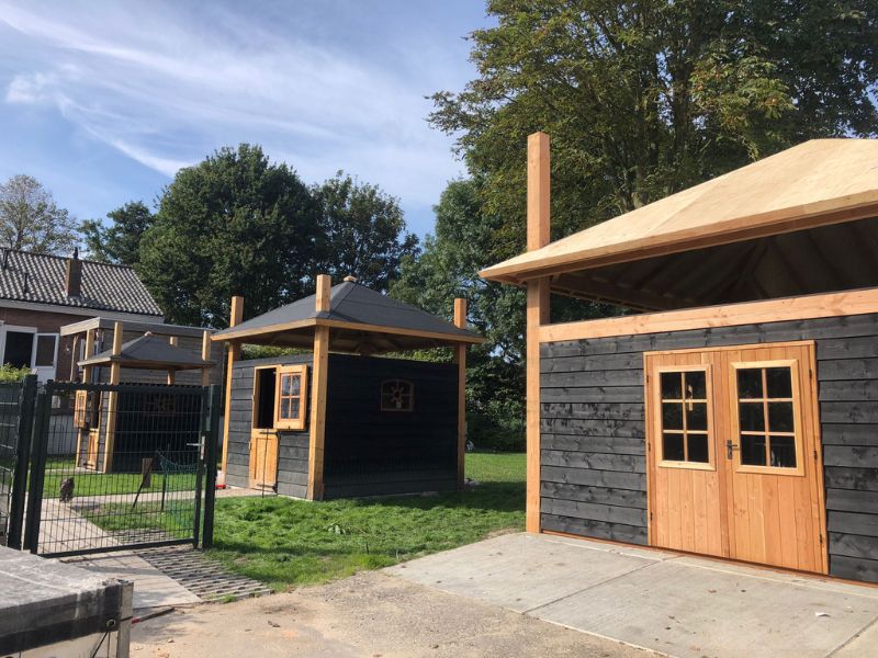 Maatwerk hooiberg voor kip, geit en paard: de Drie Musketiers