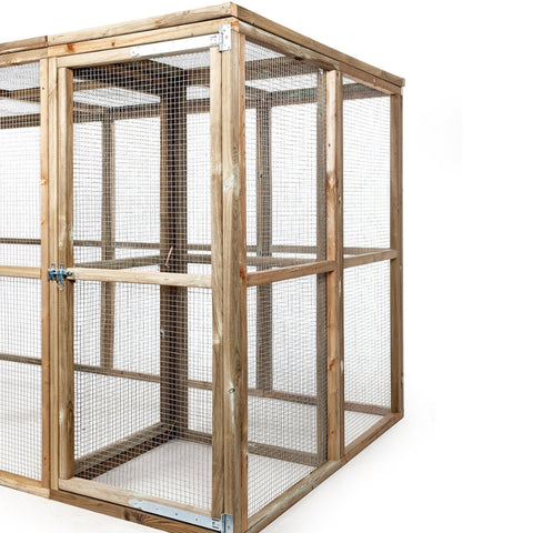 Houten kippenren Adam Glorenza met sluis - 448x179x183cm