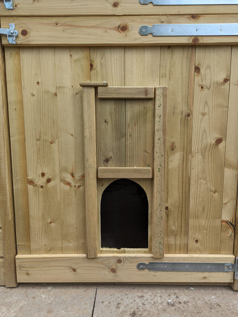 Luik met schuif geïmpregneerd hout