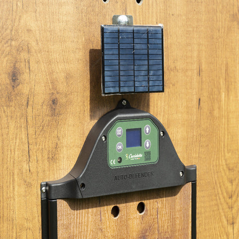 Automatische deuropener voor kippenhok met zonnepaneel, duurzaam kunststof ontwerp kippenhok-deuropener voor cucciolotta hokken 