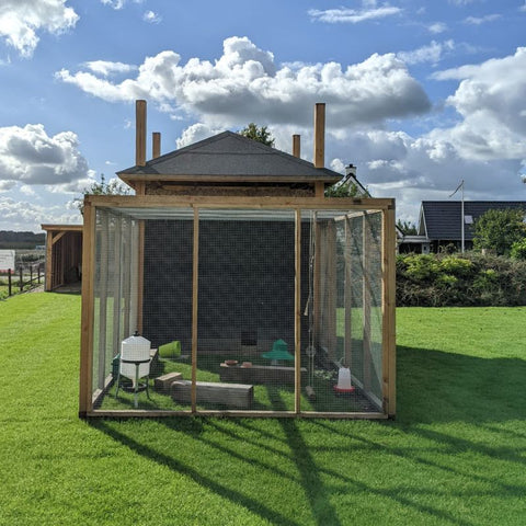 Kippenhok hooiberg bouwpakket An XL met ren - 615x330x350cm