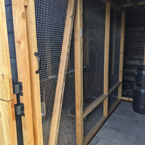 Kippenhok hooiberg bouwpakket Adri | groot hok ook geschikt voor geiten - 390x390x400cm