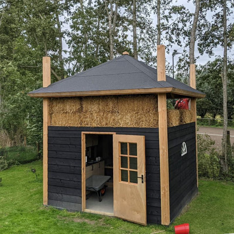 Kippenhok hooiberg bouwpakket Adri | groot hok ook geschikt voor geiten - 390x390x400cm